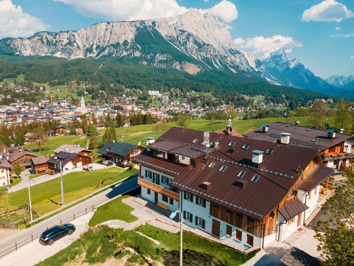 Chalet Socrepes - Dolomiti Skyline Cortina dʼAmpezzo Exteriör bild